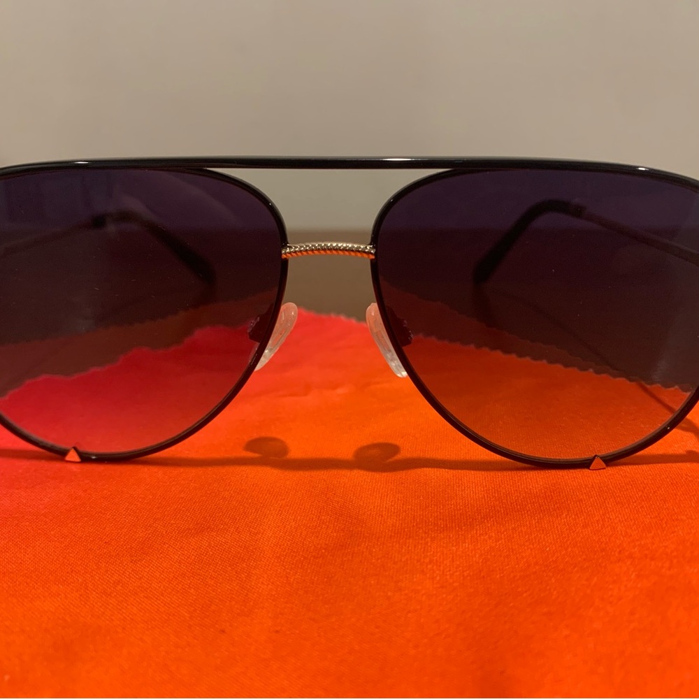 Quay Australia Black and Gold Aviator Sunglasses - Picture 3 of 4